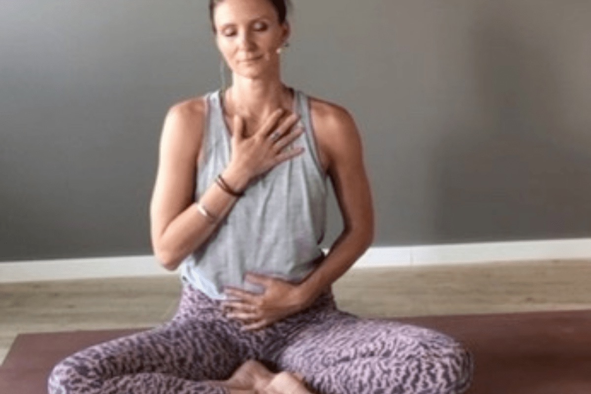 Nina Yogalehrerin